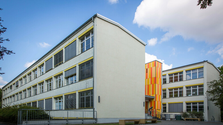 Mit dem Abriss des Bertolt-Brecht-Gymnasium würde ein weiteres Schulhaus vom Typ Dresden Atrium verschwinden.