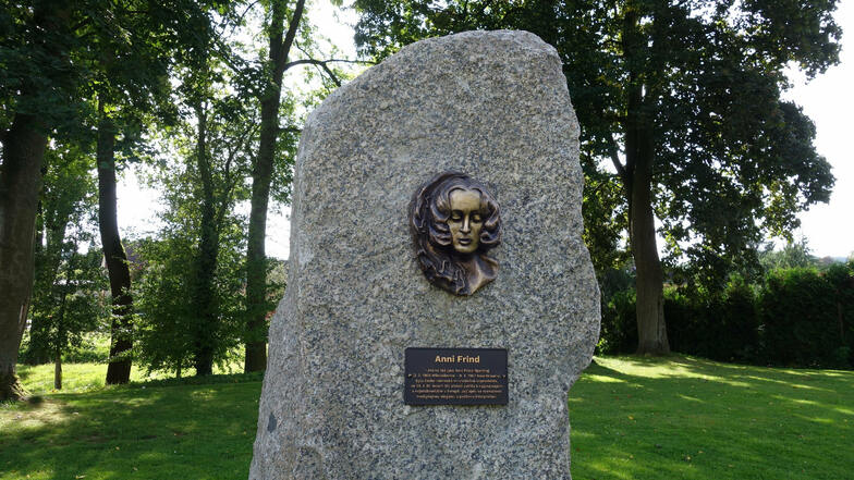 Das Denkmal für Anni Frind (1900-1987).