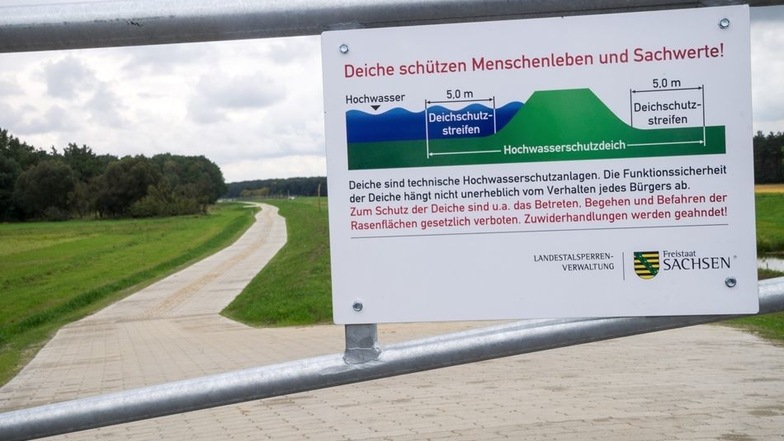 Der sanierte Geißlitzdeich-Abschnitt bei Gröditz ist schon vor Kurzem fertiggestellt worden.
