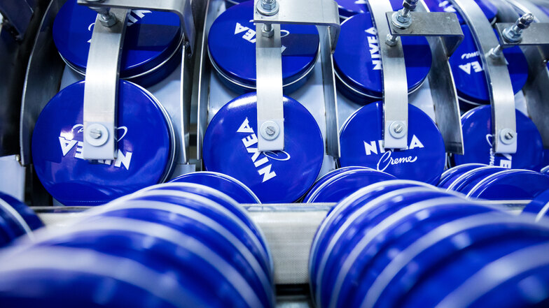 Die Produktionsstätte für Nivea-Cremes in Waldheim wird geschlossen, die Herstellung nach Leipzig verlegt.