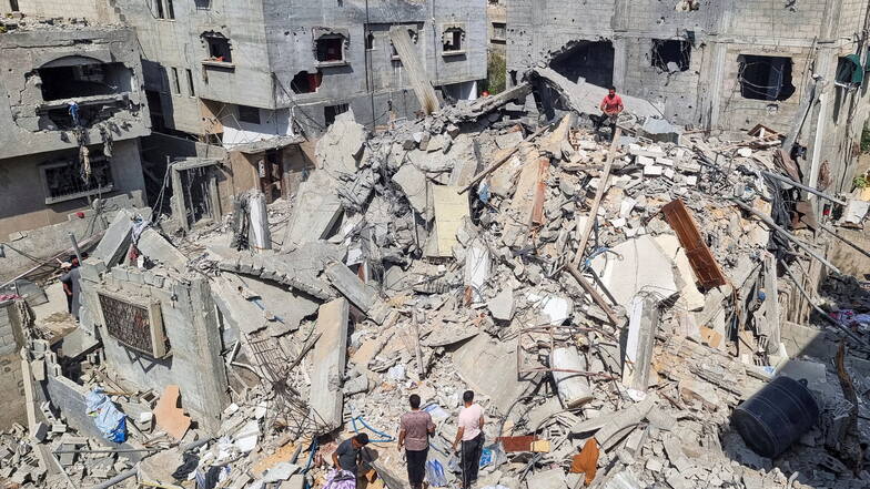 Wohnhäuser bombardiert: Mindestens 27 Menschen bei Angriffen in Rafah getötet