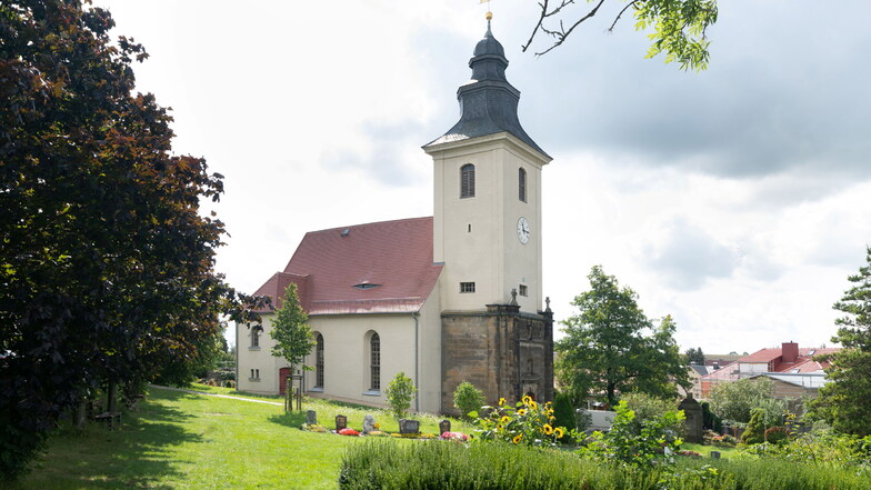 Neben der Kirche in Großerkmannsdorf befindet sich der Pfarrhof. Dort wird es am Sonntag musikalisch.