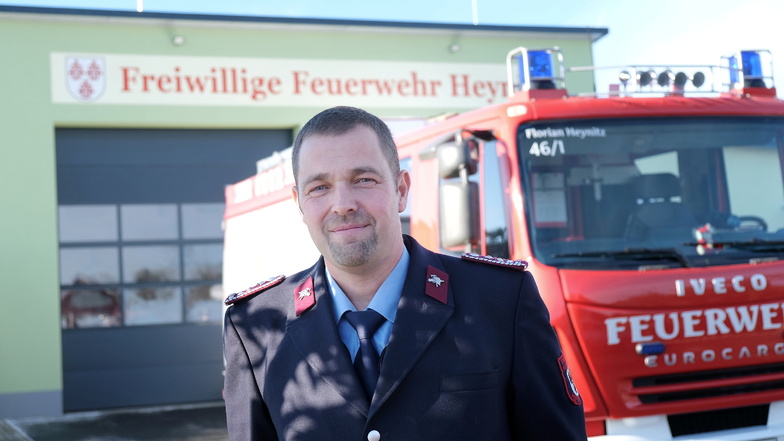 Marcel Langenbacher, Wehrleiter in Heynitz, kann sich mit seinen Kameraden über ordentliche Arbeitsbedingungen dank des neuen Feuerwehrgerätehauses freuen.