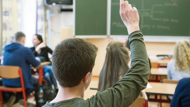 Der aktuelle Bildungsbericht für Sachsen prognostiziert eine Verschärfung des Lehrermangels. Es gibt aber auch gute Nachrichten.