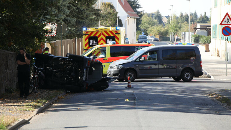 Wie im Oktober vor zwei Jahren kam es auf der Kreuzung Serkowitzer/Friedhofstraße immer wieder zu schweren Unfällen.