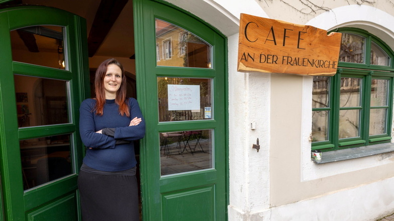 Seit kurzem lädt Jennifer Louzi in das Café an der Frauenkirche ein.