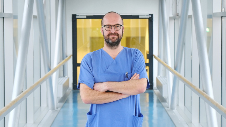 Oberarzt Thomas Melzer leitet die Intensivstation im Elblandklinikum Meißen und behandelt größtenteils Ungeimpfte. Der 45-Jährige versteht nicht, warum so viele Menschen der Wissenschaft misstrauen.