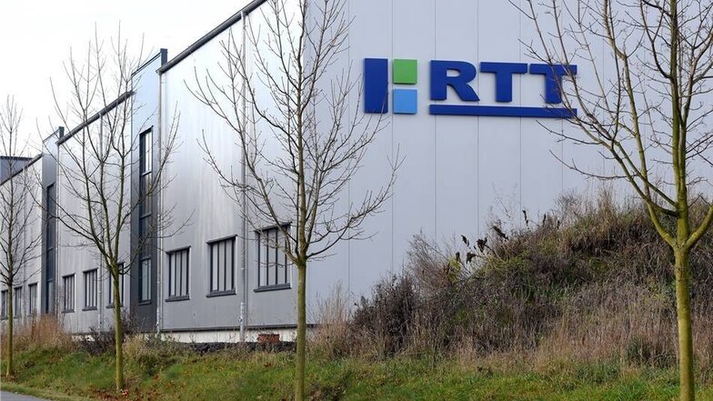 RTT-Erweiterung  Nach 1,5-jähriger Bauzeit ist im Herbst die neue Werkhalle der Firma RTT an der B 99 im Gewerbegebiet Weinau offiziell in Betrieb gegangen. Vier Millionen Euro hat die Erweiterung gekostet.
