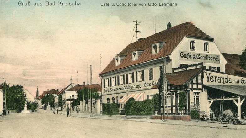 Das Café Lehmann im Zentrum Kreischas, kolorierte Ansichtskarte um 1912.