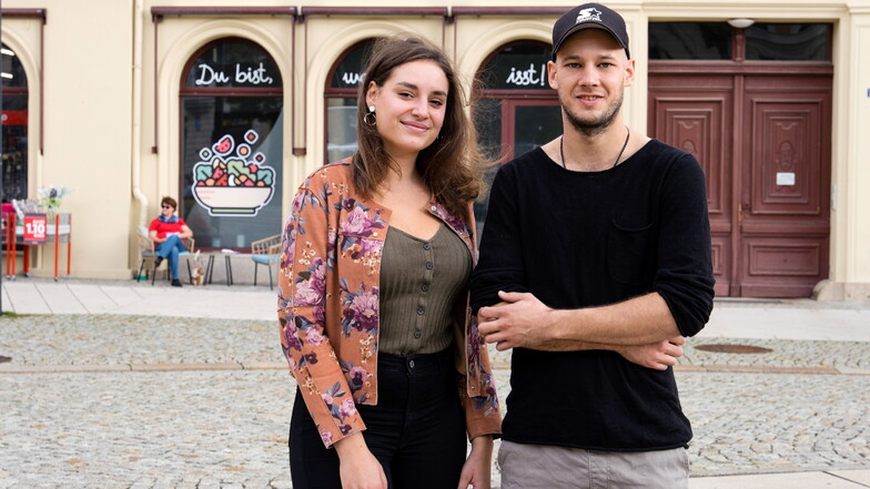 Virginia Neumann und Peter Mutscher, Gründer des Cafés Bauchgefühl auf dem Postplatz in Görlitz.