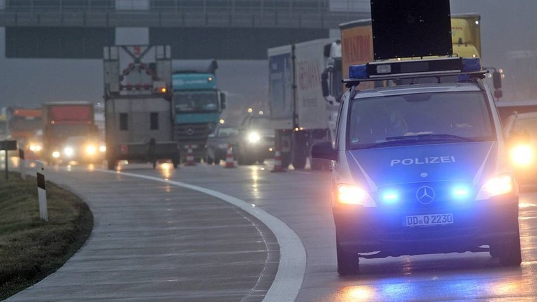 In Richtung Chemnitz und Leipzig bildete sich ein langer Stau.