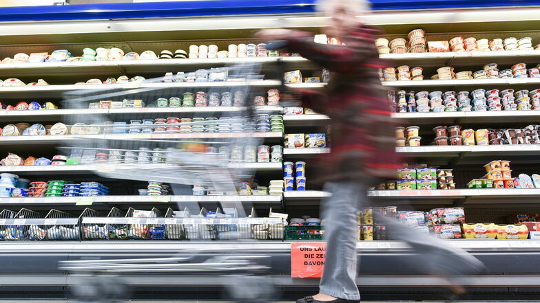 Die Verbraucherschutzorganisation Foodwatch fordert in einer Petition mehr Kontrollen von Lebensmitteln auf Ethylenoxid-Rückstände. Diese sollen erbgutverändernd und krebserzeugend sein.
