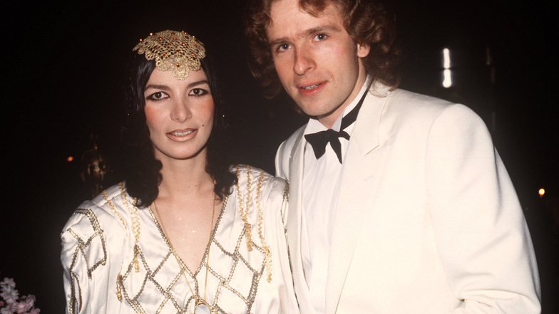1982:  Bei der Bambi-Preisverleihung zeigte sich Thea im extravaganten Outfit.