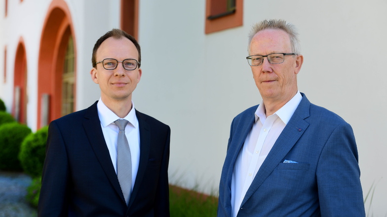 Gregor Schaaf-Schuchardt (links) ist neuer Vorstand im Internationalen Begegnungszentrum St. Marienthal
und soll im Laufe des nächsten Jahres die Aufgaben von Michael Schlitt übernehmen.