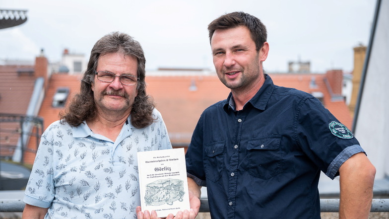 Andreas Herda und sein Sohn Martin Herda: Die beiden haben ein Buch über die Kneipengeschichte der Görlitzer Altstadt geschrieben.