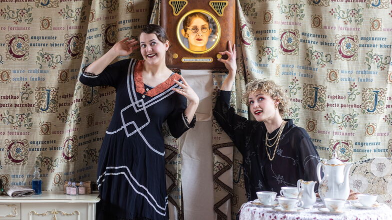 Lina Carstens, Freyja Herold (im Radio) und Hannah Kanera aus Dippoldiswalde als "Albert's Sisters"