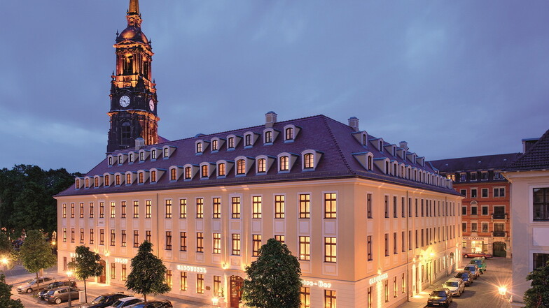 Das Hotel Bülow Palais wurde gerade zum besten Hotel Sachsens gekürt. Doch die gute Nachricht stößt bitter auf, denn derzeit dürfen keine Gäste beherbergt werden.