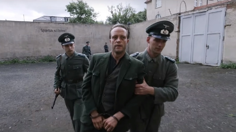 Diese Szene, die im Zittauer Gefängnis gedreht wurde, ist auch im Trailer zum Film zu sehen.