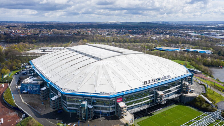 FC Schalke 04 | Veltins-Arena | Kapazität: 62.271 | Auslastung: 19.770 | Auslastung in Prozent: 32.