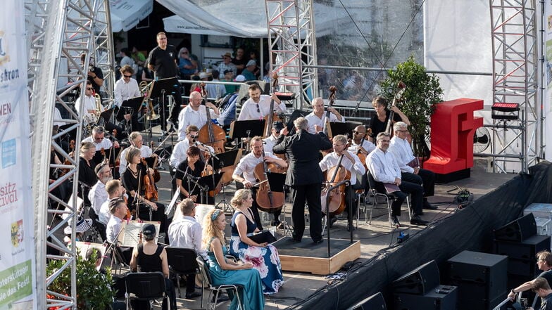 Buhrufe statt Applaus: Das verunglückte Konzert der Neuen Lausitzer Philharmonie und des Lausitz Festivals zum Altstadtfest vor wenigen Tagen in Görlitz.