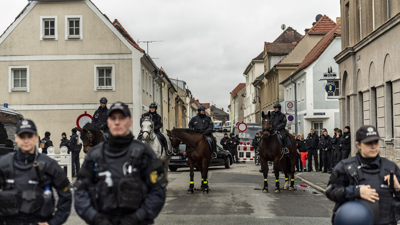 Die Polizei wird am Wochenende in Ostritz wieder mit einem Großaufgebot präsent sein.