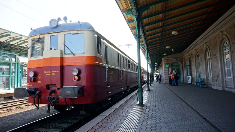 Die Bauarbeiten auf dem zweiten Streckenabschnitt von Telnice nach Krupka sind noch in vollem Gang. Ende des Jahres ist eine Fertigstellung möglich.