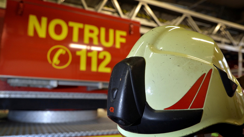 Feuerwehrleute waren am Mittwochvormittag in Radeberg im Einsatz. In einer Schule war Feueralarm ausgelöst worden.
