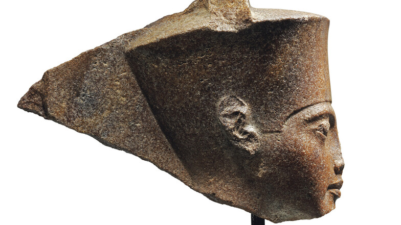 Das von Christie's zur Verfügung gestellte Foto zeigt eine 3.000 Jahre alte Steinskulptur, die dem berühmten Kindskönig Pharao Tutanchamun ähneln soll und am 4. Juli 2019 bei Christie's versteigert werden soll.