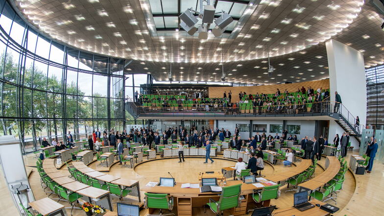 Die Abgeordnetenbezüge im sächsischen Landtag sollen auf die Richter-Besoldungsstufe R2/Stufe 6 angehoben werden.