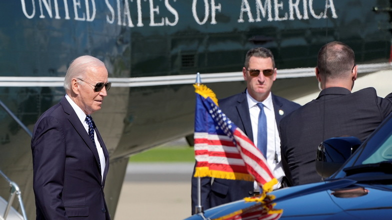 "Verschleiß", "steifer Gang", Atemmaske: Wie fit ist US-Präsident Joe Biden?