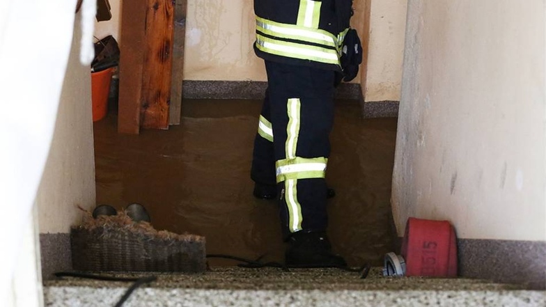 In kurzer Zeit hatte in Burkau dreckiges Wasser einen Keller geflutet.