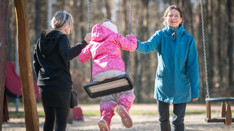 Sozialpädagogin Ulrike Vollhardt hilft der fünfjährigen Lucie und ihrer Mutter dabei, den richtigen Rhythmus für das Leben nach der Sucht zu finden.