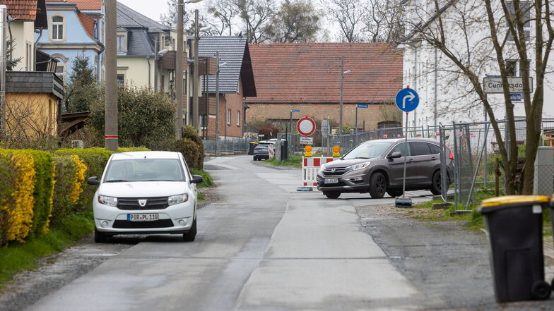 Dr.-Benno-Scholze-Straße in Richtung Cunnersdorf: Bis Anfang Dezember wird die Trasse saniert.