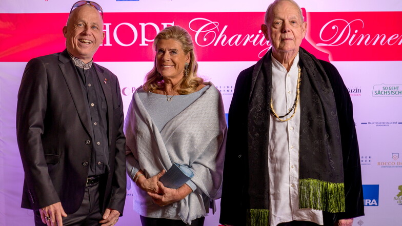 Hope-Gründer Stefan Hippler (l.), Prinzessin Léa von Belgien und Lord Cavendish trafen sich beim Charity-Dinner.