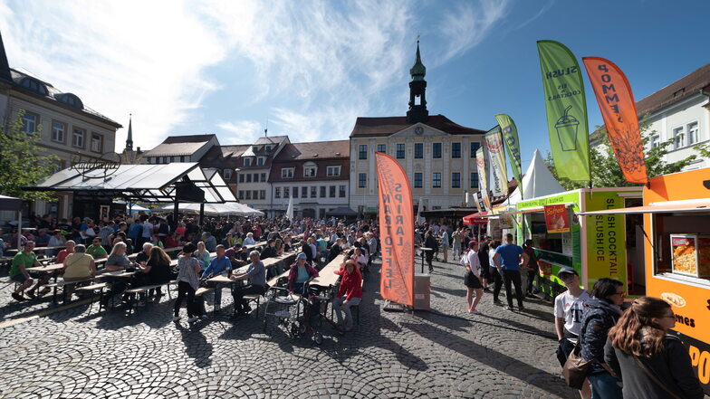 Zwischen "schleppend" und "katastrophal": Händler auf dem Radeberger Bierstadtfest ziehen Zwischenbilanz