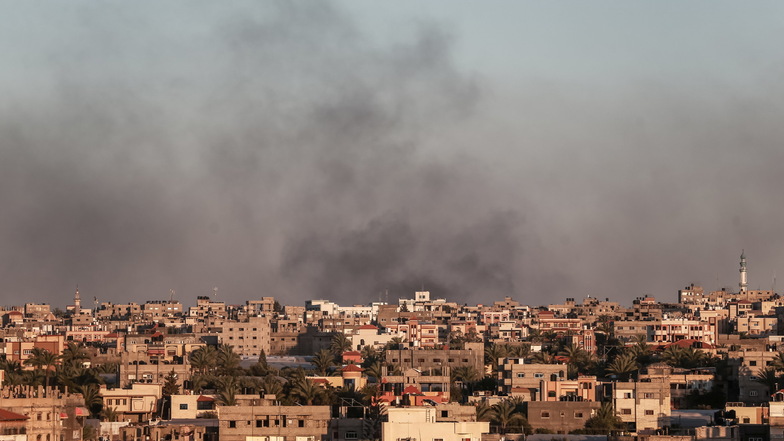 Blick auf Rafah nach einem Bombardement: Das israelische Militär hat eine täglich mehrstündige und räumlich begrenzte "taktische Pause" seiner Aktivitäten im südlichen Gazastreifen verkündet.