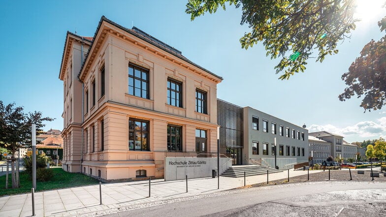 Die Hochschule Zittau/Görlitz (im Bild das Haus 1 in Zittau) verhandelt in den nächsten Wochen die genaue Höhe des Zuschusses und die Bedingungen, die dafür erfüllt werden müssen.