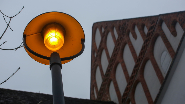 Stromverschwendung bei Straßenlampen in Kamenz?