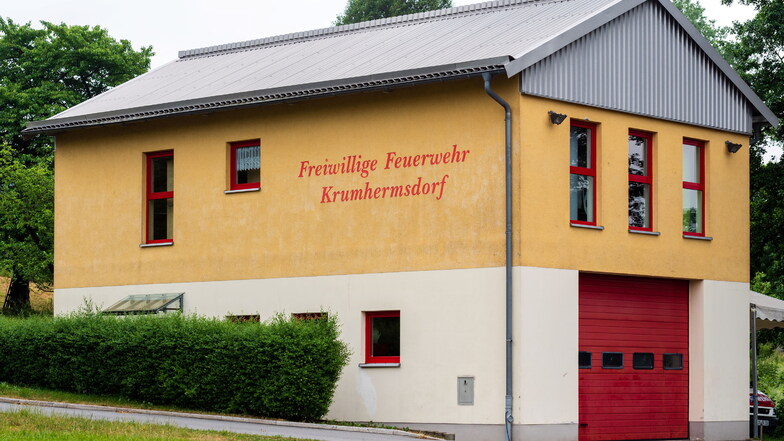 Das Gerätehaus der Feuerwehr im Neustädter Ortsteil Krumhermsdorf ist zu klein.