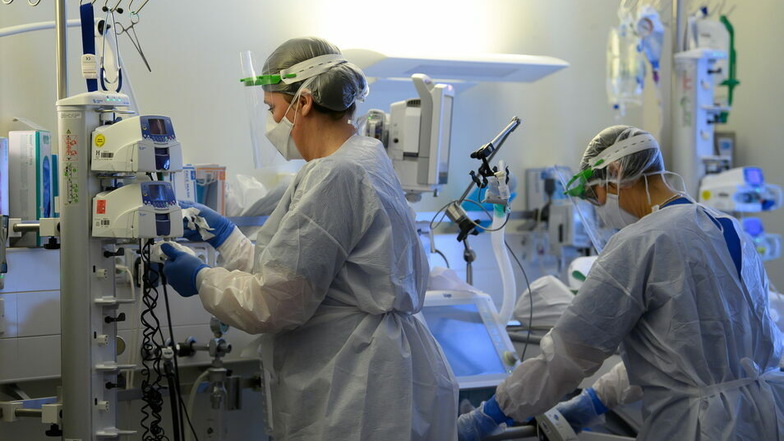 Mehr Menschen müssen im Landkreis Görlitz wieder in den Kliniken wegen Covid-19 behandelt werden.