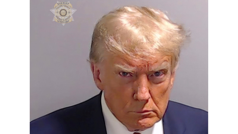 Trump kehrt mit Polizeifoto zu Twitter-Nachfolgeplattform X zurück