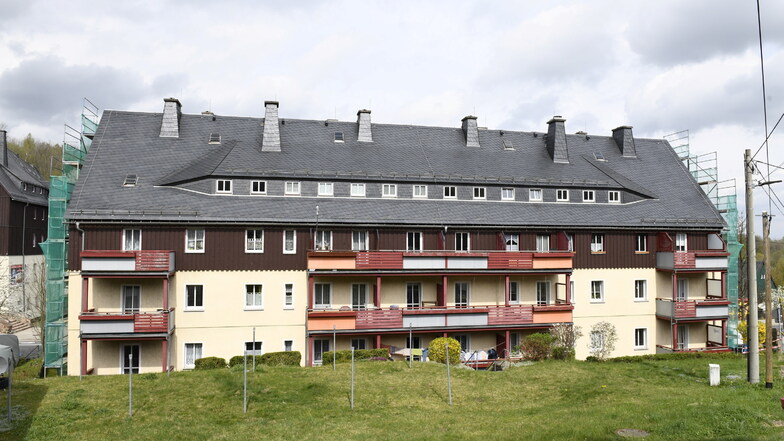 Letzte WVG-Häuser in Altenberg bekommen neue Balkone