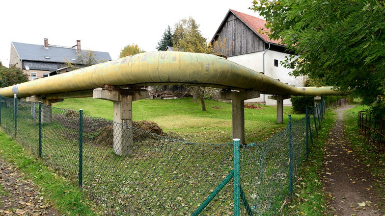 Die Fernwärmerohre sind wie hier in Neugersdorf zum Teil gut sichtbar.
