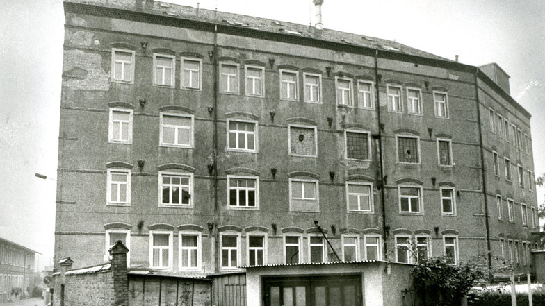 1990 stellte die Osterzgebirgische Papierverarbeitung im VEB Polypack die Produktion an der Bahnhofstraße in Dippoldiswalde ein. 