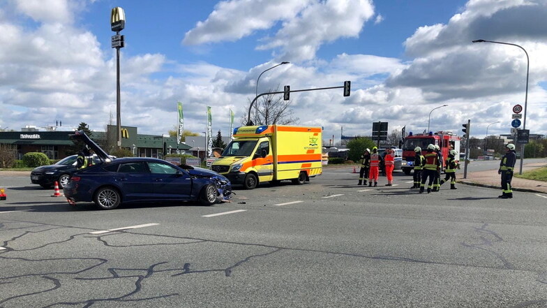Am Dienstag kam es zu einem Unfall an einer Kreuzung in Riesa.