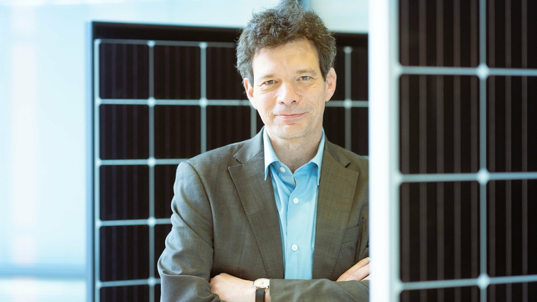 Der promovierte Physiker Armin Froitzheim ist neuer Geschäftsführer Technologie bei der Solarwatt GmbH in Dresden. Nach Stationen bei Ersol und Bosch Solar leitete er vier Jahre die Zell- und Modulfertigung von Solarworld in Arnstadt, die nun zu ist.