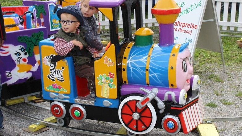 Eine kleine Reise mit der „Eisenbahn“ ist immer wieder eine angenehme Abwechslung für die Kleinen.