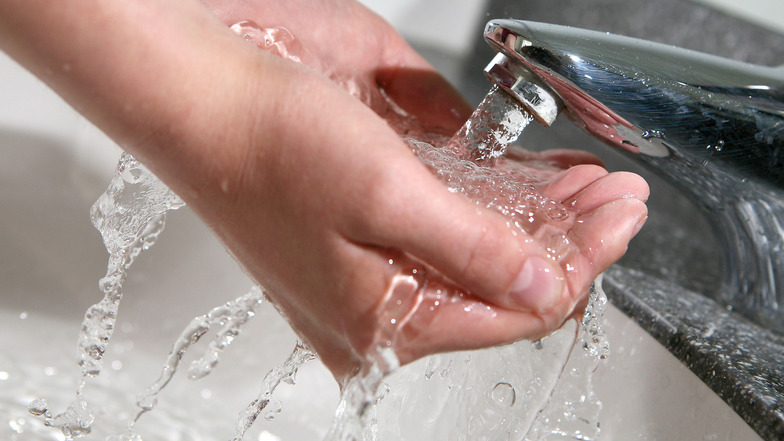 Trinkwasser ist das bestkontrollierte Lebensmittel - und der günstigste Durstlöscher.