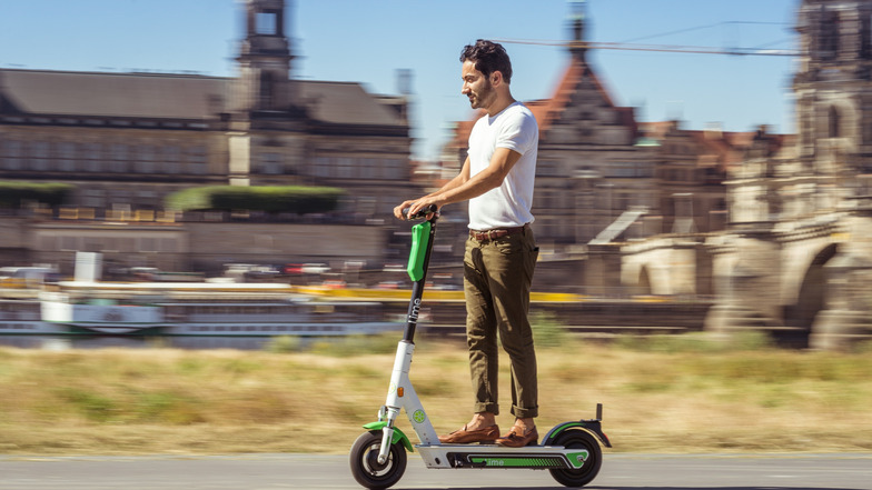 Jashar Seyfi (35) ist gebürtiger Kölner und seit Montag Deutschland-Chef des US-
Mobilitätsanbieters Lime. Jetzt verleiht seine Firma E-Scooter in Sachsen.