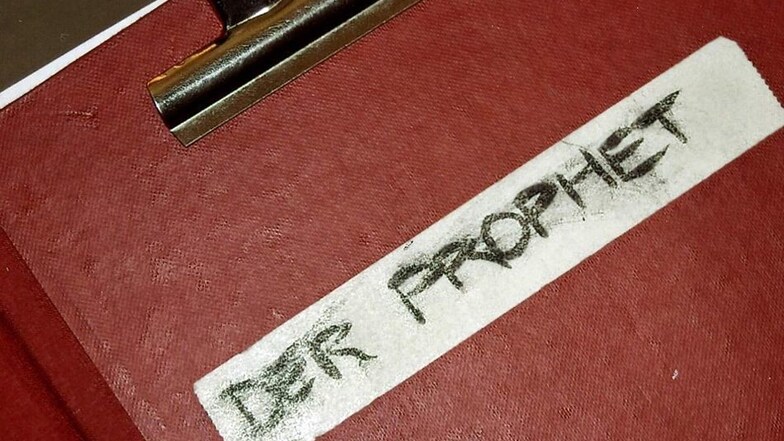 Auf den Drehbüchern stand zunächst nur der Arbeitstitel des Films: „Der Prophet“.